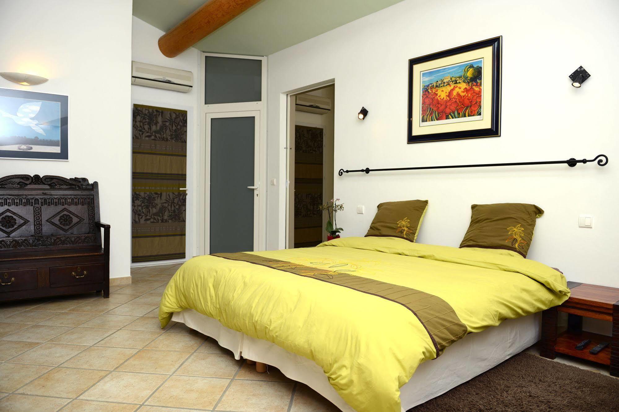 La Roque-Alric Mas De Carabelle Bed & Breakfast エクステリア 写真