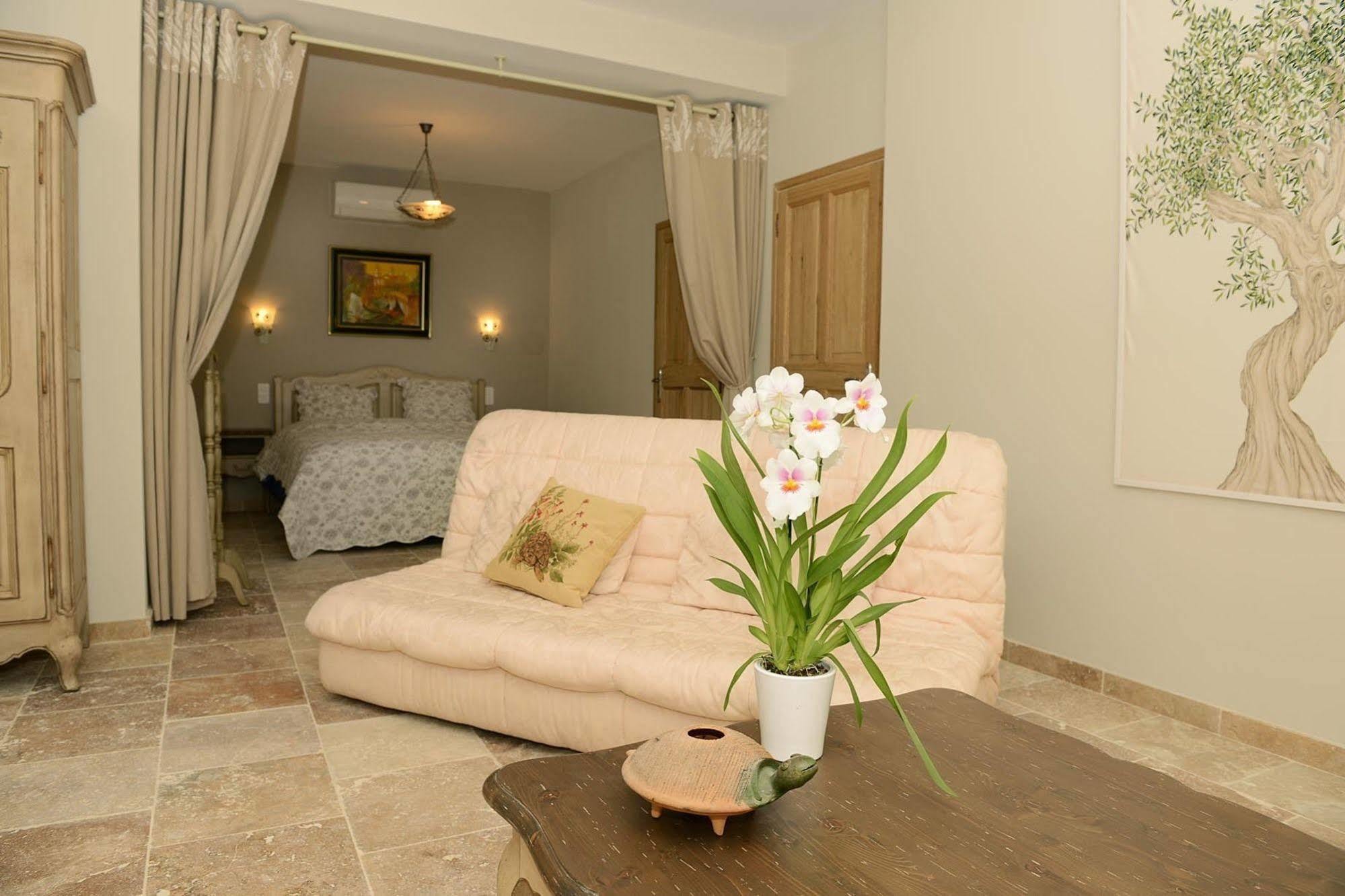La Roque-Alric Mas De Carabelle Bed & Breakfast エクステリア 写真